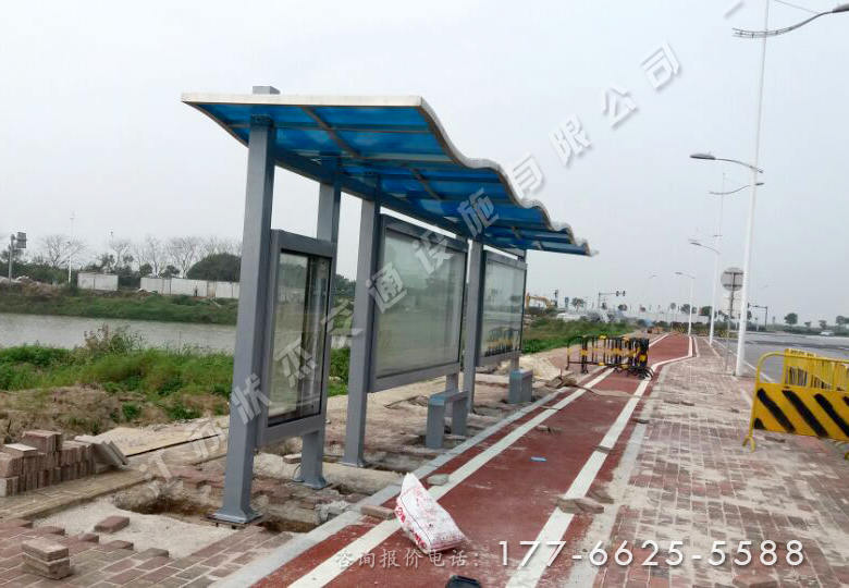 廣東南沙自貿(mào)區(qū)現(xiàn)代時(shí)尚公交車站臺安裝完成