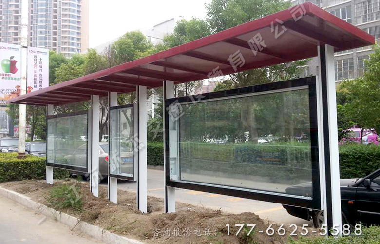 河南周口現(xiàn)代公交車(chē)站臺(tái)